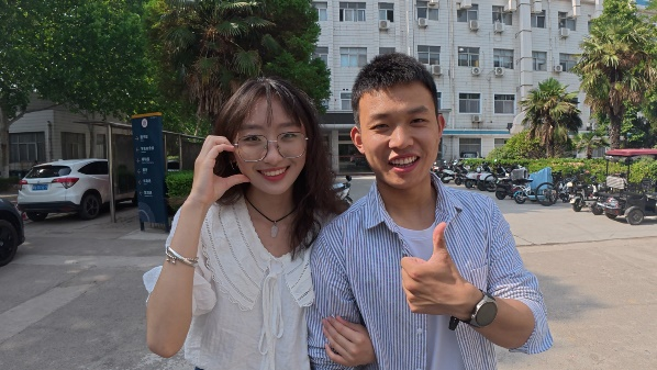 化学化工学院学生王昊、曹子扬 | “1+1>...